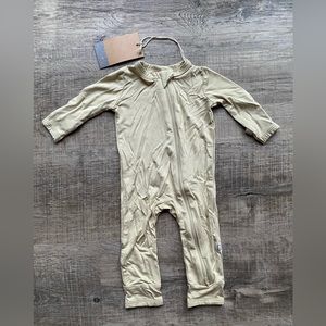 Kyte baby zippered romper in wheat color. Size 0-3 months.